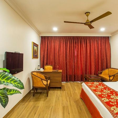 The Grand Regency Otel Rajkot Dış mekan fotoğraf