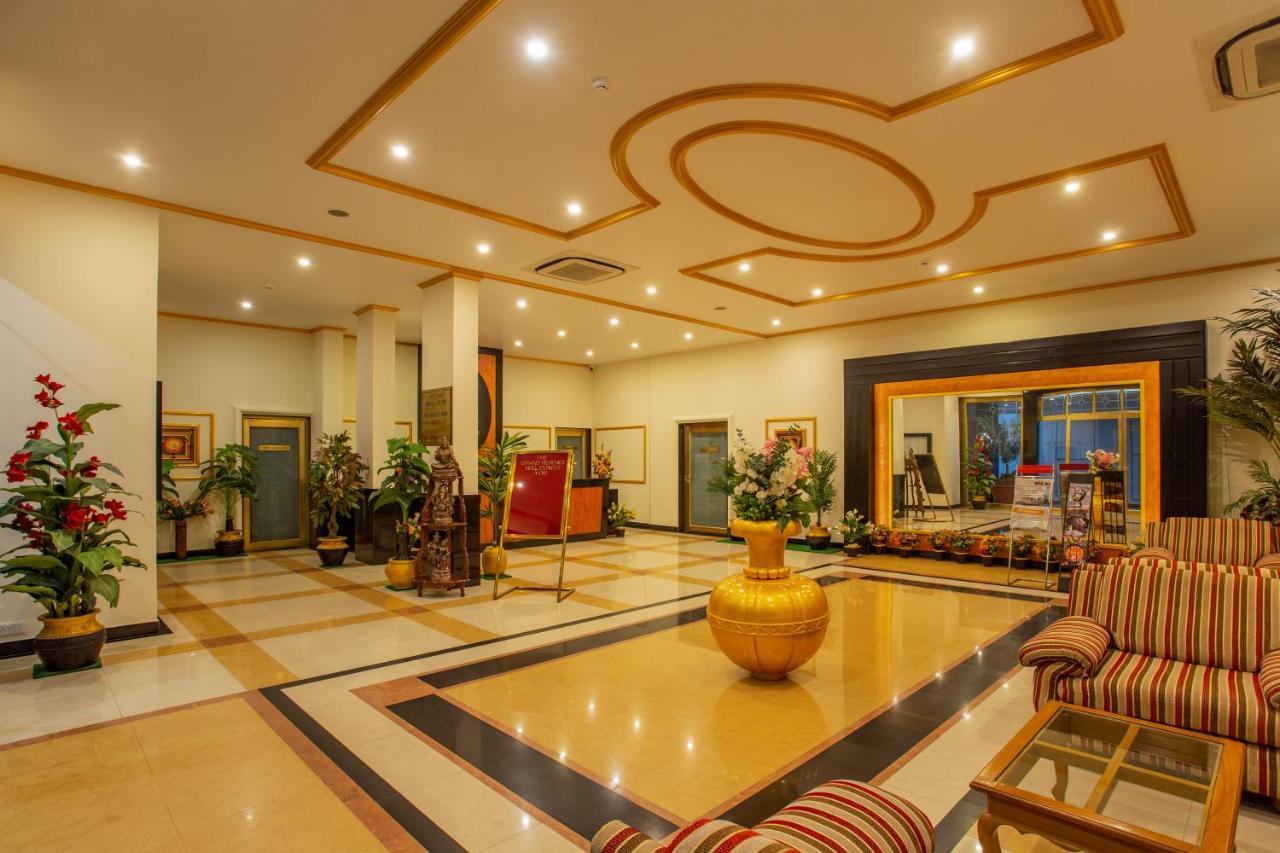 The Grand Regency Otel Rajkot Dış mekan fotoğraf