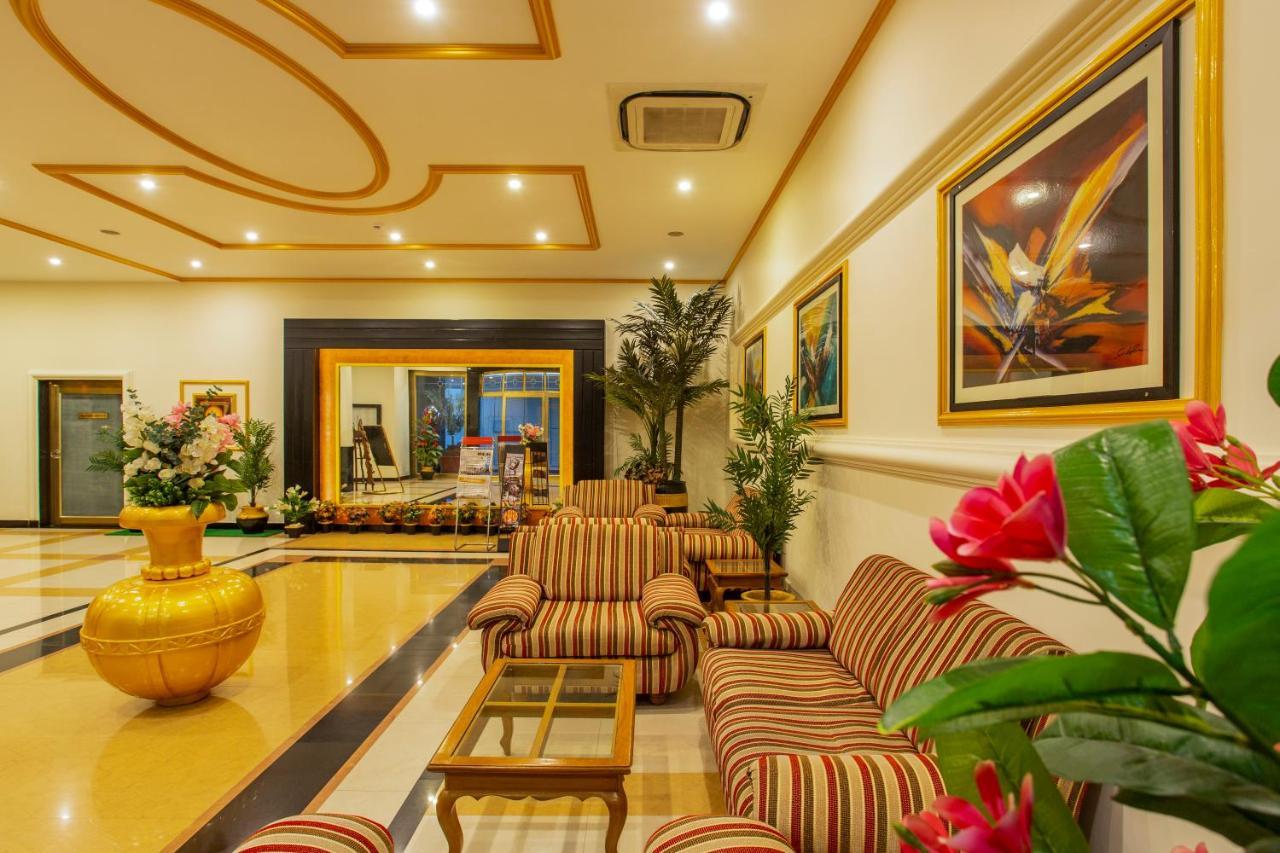 The Grand Regency Otel Rajkot Dış mekan fotoğraf