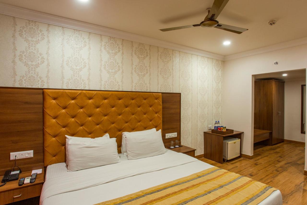 The Grand Regency Otel Rajkot Dış mekan fotoğraf