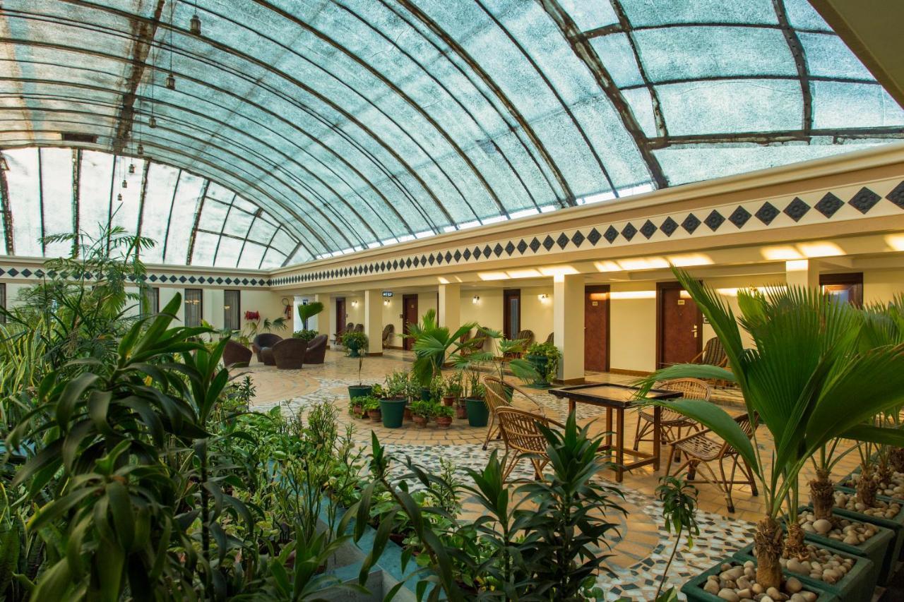 The Grand Regency Otel Rajkot Dış mekan fotoğraf