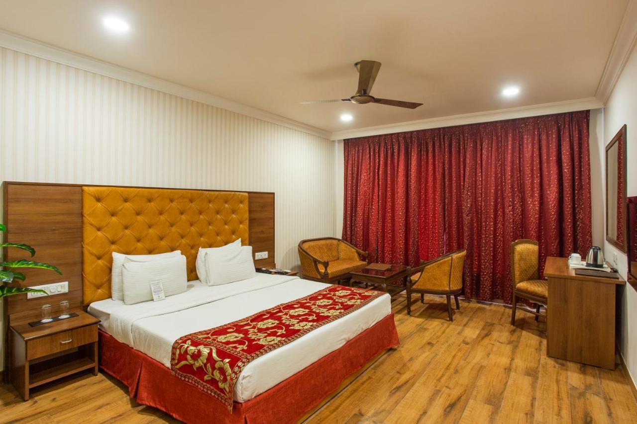 The Grand Regency Otel Rajkot Dış mekan fotoğraf