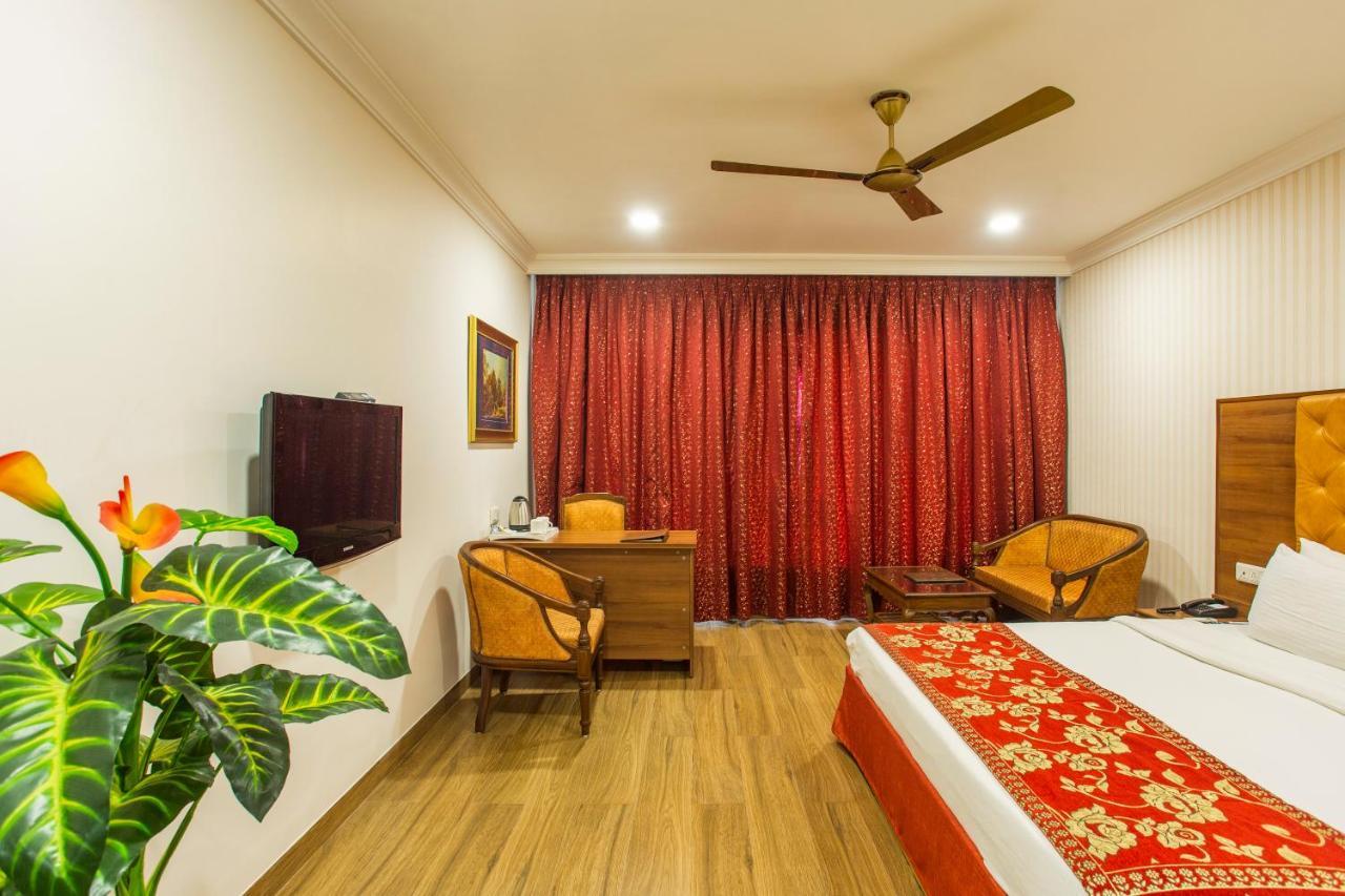 The Grand Regency Otel Rajkot Dış mekan fotoğraf