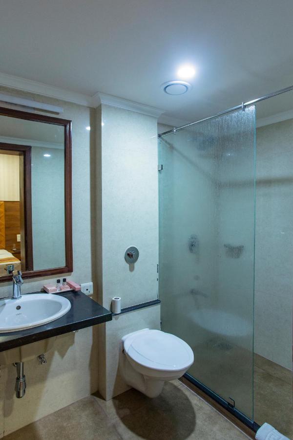 The Grand Regency Otel Rajkot Dış mekan fotoğraf