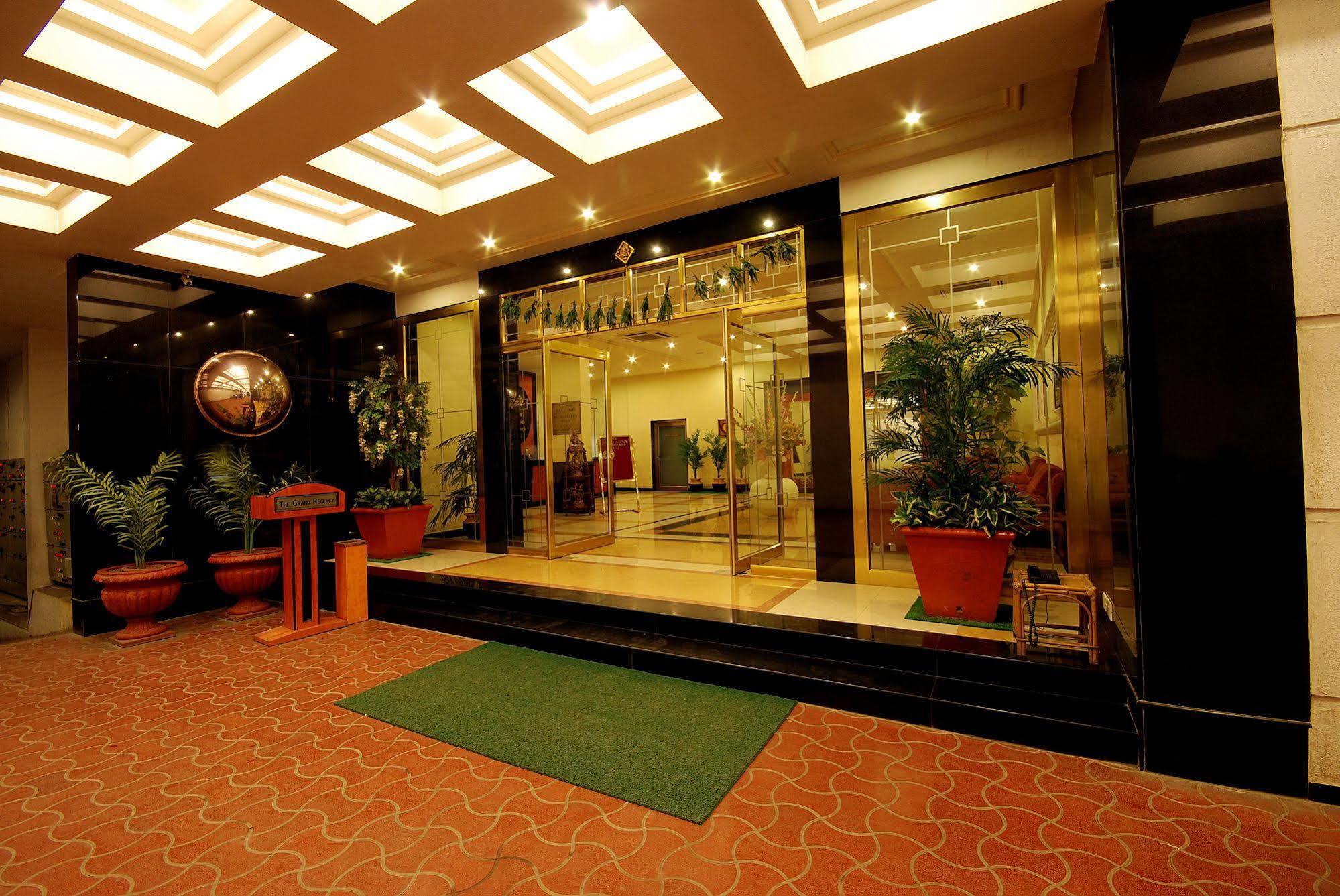 The Grand Regency Otel Rajkot Dış mekan fotoğraf