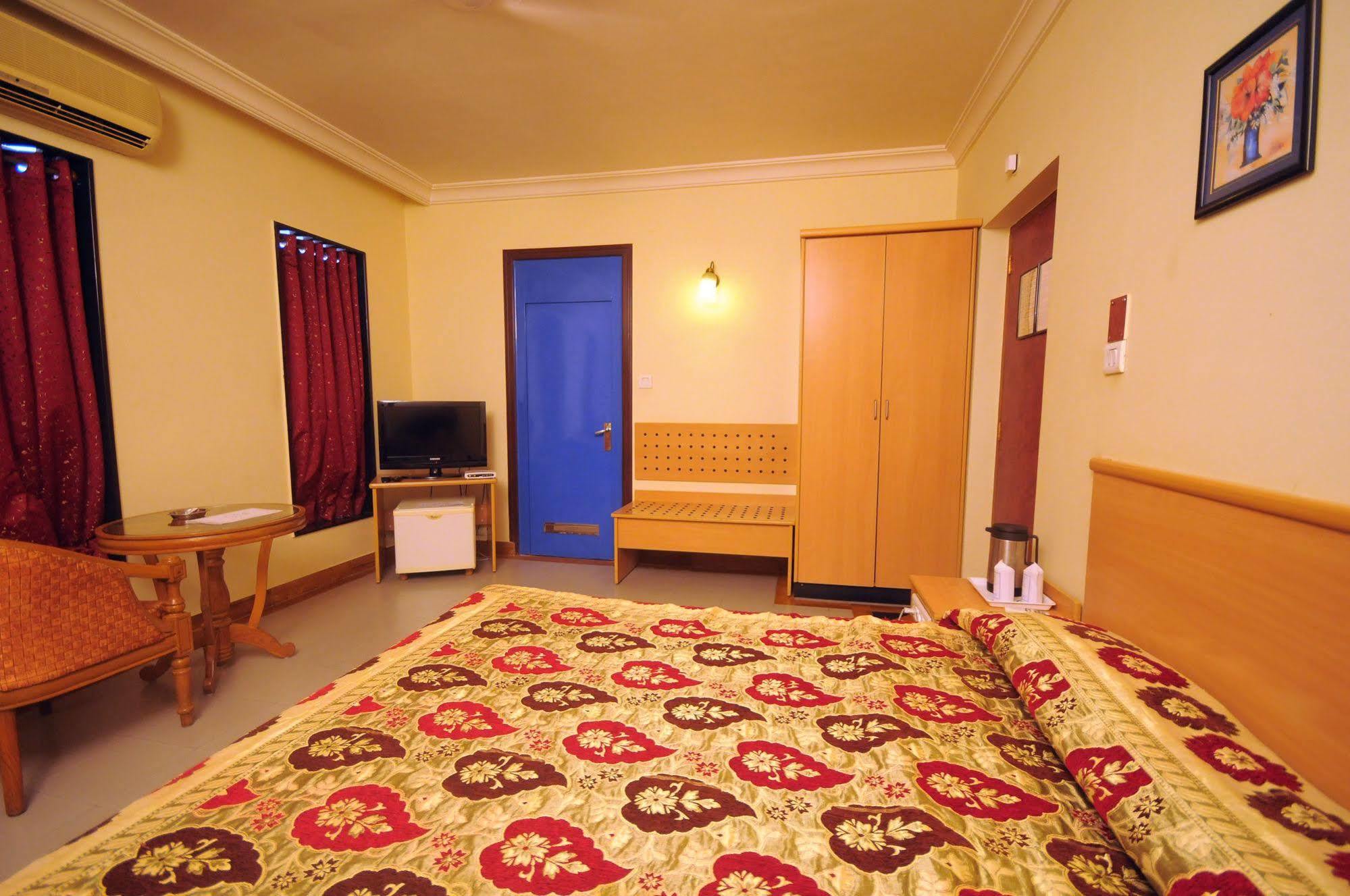 The Grand Regency Otel Rajkot Dış mekan fotoğraf