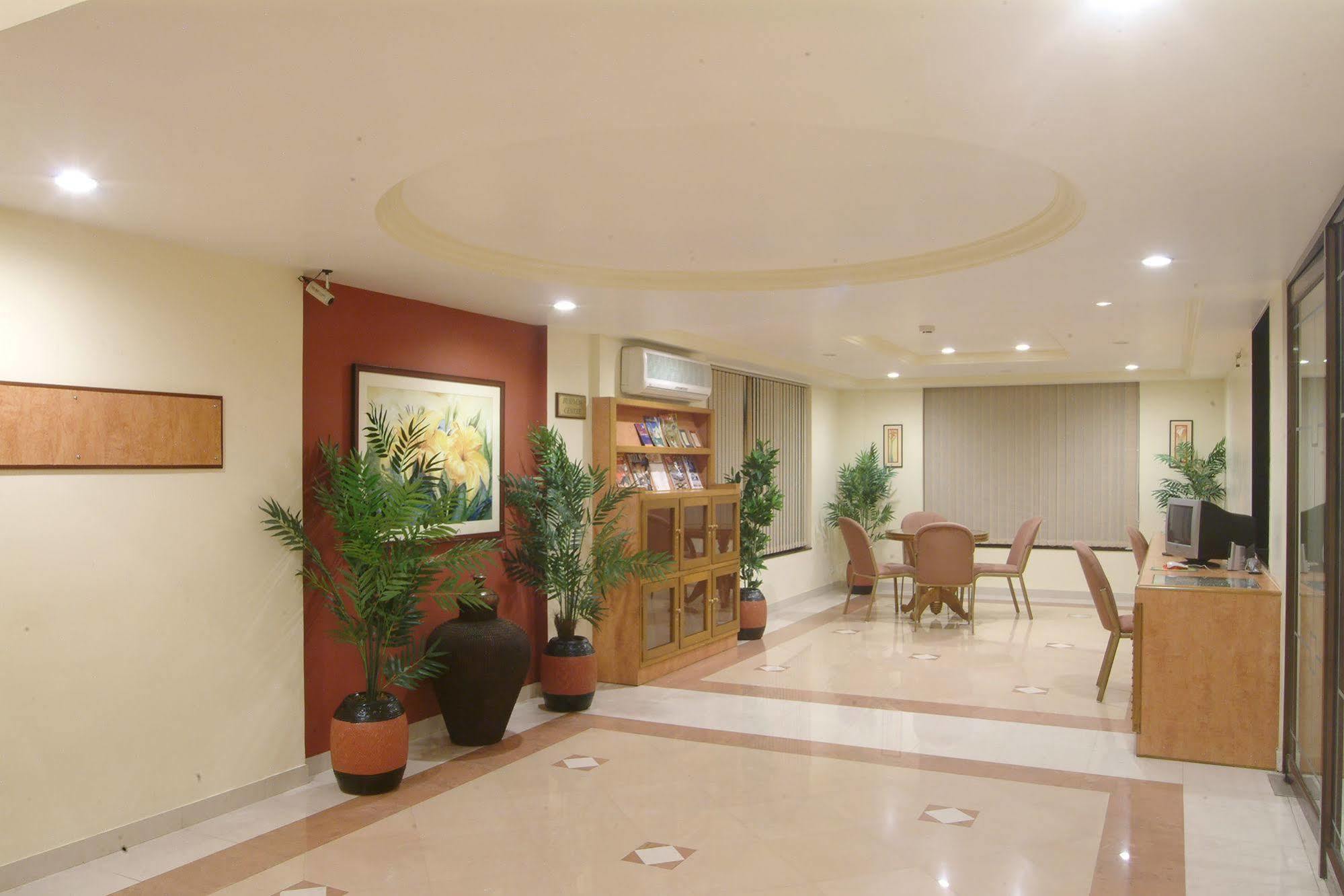 The Grand Regency Otel Rajkot Dış mekan fotoğraf
